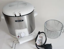 BELLA 0.9L Deep Fryer Stainless Steel Apartment Size Countertop Series 1.5 cups