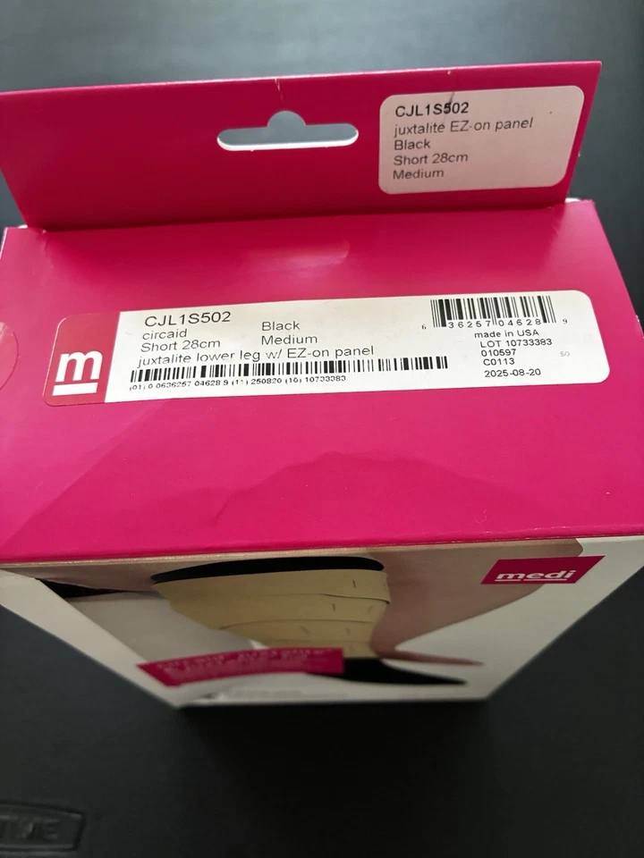 CircAid juxtalite HD Lower Leg Compression Wrap Black- Medium   - Image 4 of 4