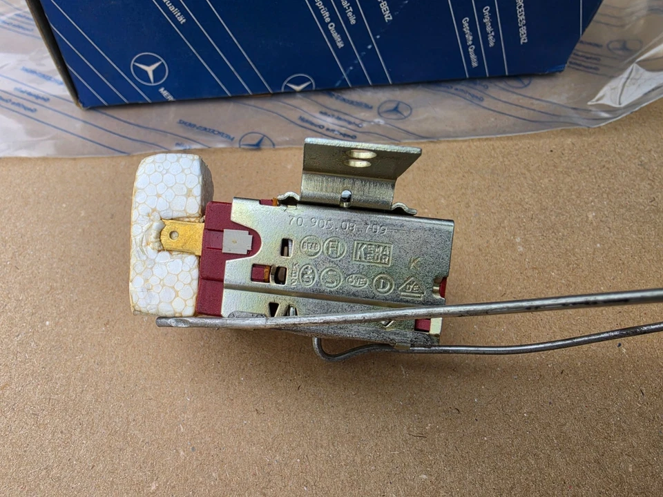 Mercedes-Benz Interruptor De Temperatura A0038202410 NOS W123 W126 - Imagen 3 de 4