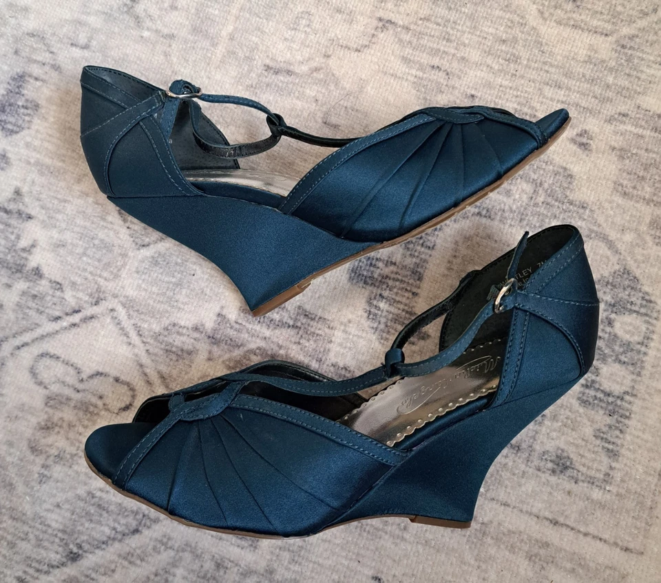 Zapatos de cuña MichaelAngelo Whitley azul marino/pavo real. Talla 7. Foto 3 de 4