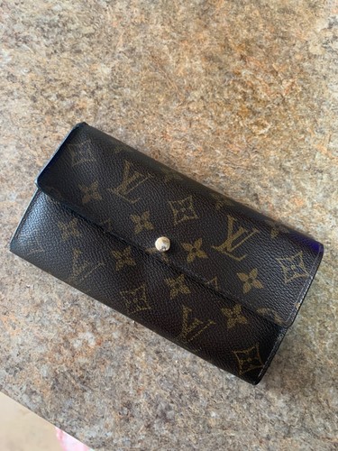 Authentic Louis Vuitton Monogram Sarah Long Bifold Wallet ! ! !