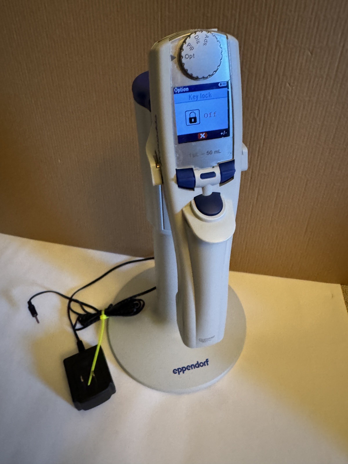 Eppendorf E3 Repeater with charging stand