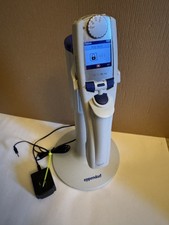 Eppendorf E3 Repeater with charging stand