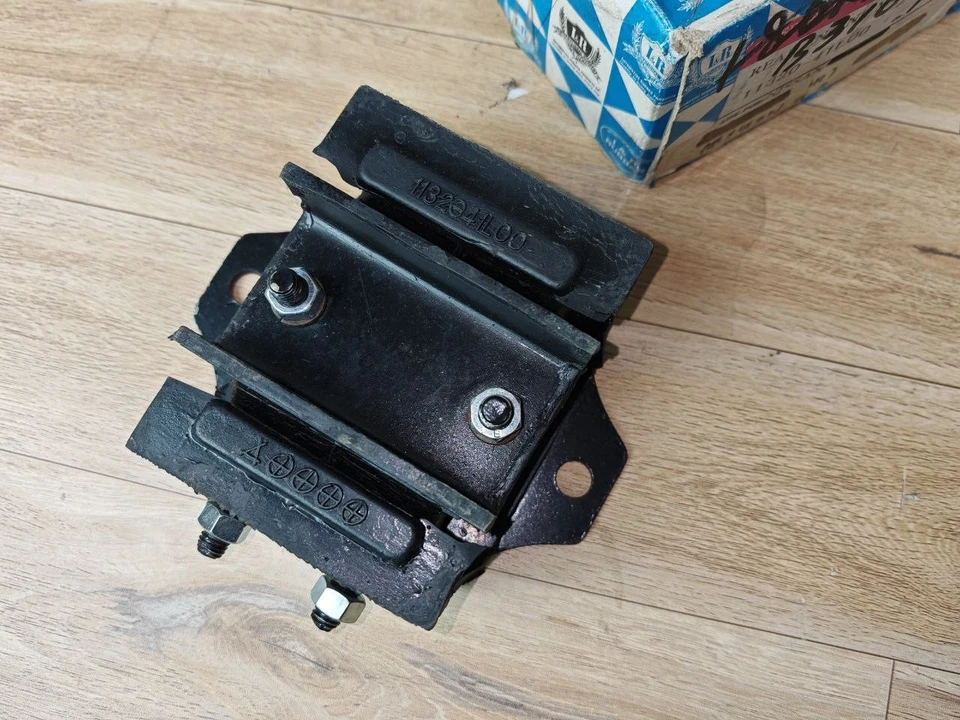 Montaje de caja de cambios de montaje de transmisión Datsun 210 Sunny B310 140Y KB310 Foto 4 de 4