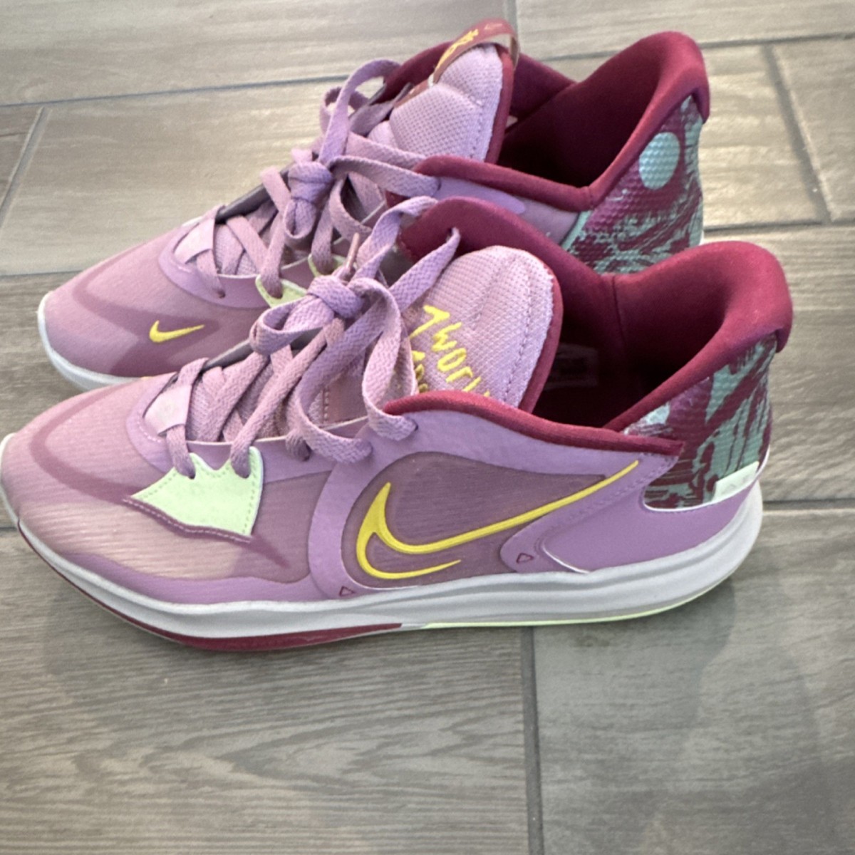 Nike Mens Kyrie Low 5 ‘Orchid’ DJ6012-500 size 10 Nike Kyrie Low 5 Basketball Shoes Size 15 Orchid /Yellow  main image 2