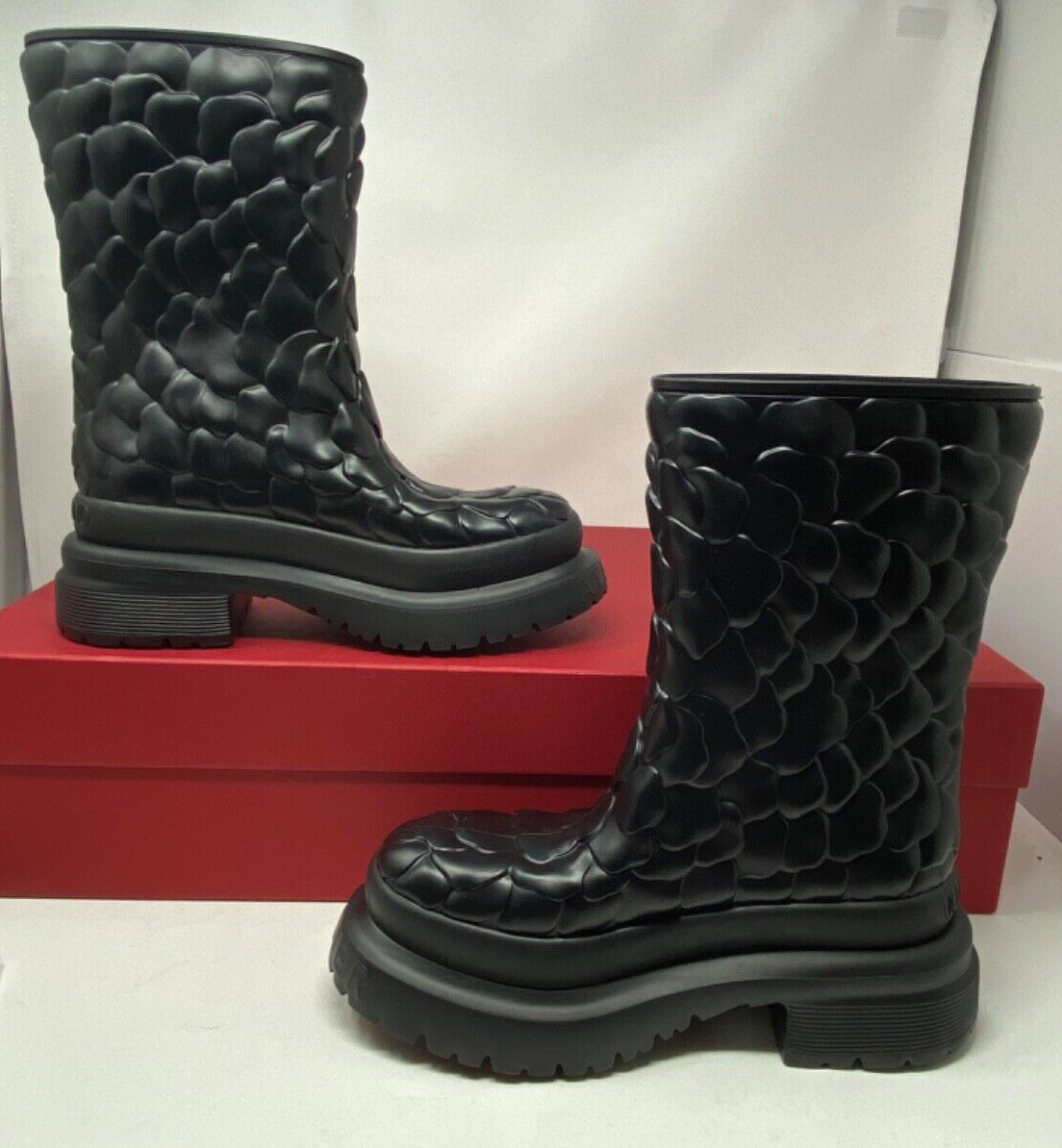 Valentino Garavani Atelier 03 Rose Edition Water Resistant Rain