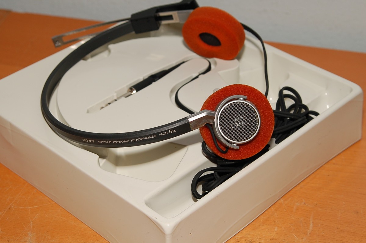 RARE Sony MDR-5a Stereo Dynamic Headphones Rare Collectible