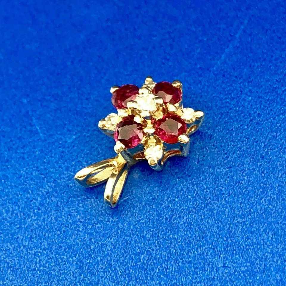 0.60Ct Round Cut Red Ruby Cluster Pendant 14K Yellow Gold Finish 18'' Free Chain - Image 3 of 4