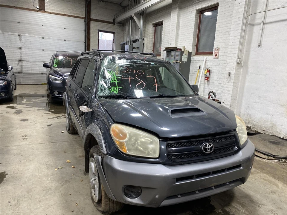 Used Power Steering Pump fits: 2004 Toyota Rav4  Grade A - Image 3 of 4