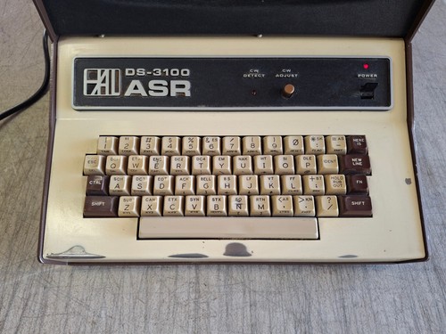 Hal DS-3100 ASR Teletyp Komunikacja RTTY/CW Terminal Klawiatura Szynka Radio - Zdjęcie 2 z 17