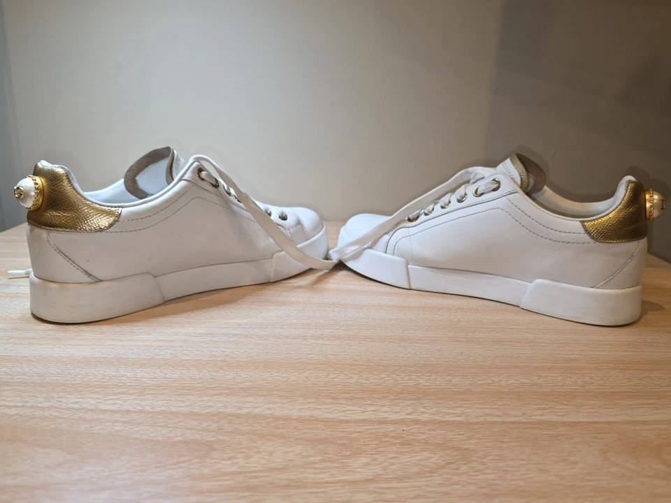 Size 6 Dolce Gabbana Faux Pearl Accents Leather Sneakers White with Gold - Image 3 of 4