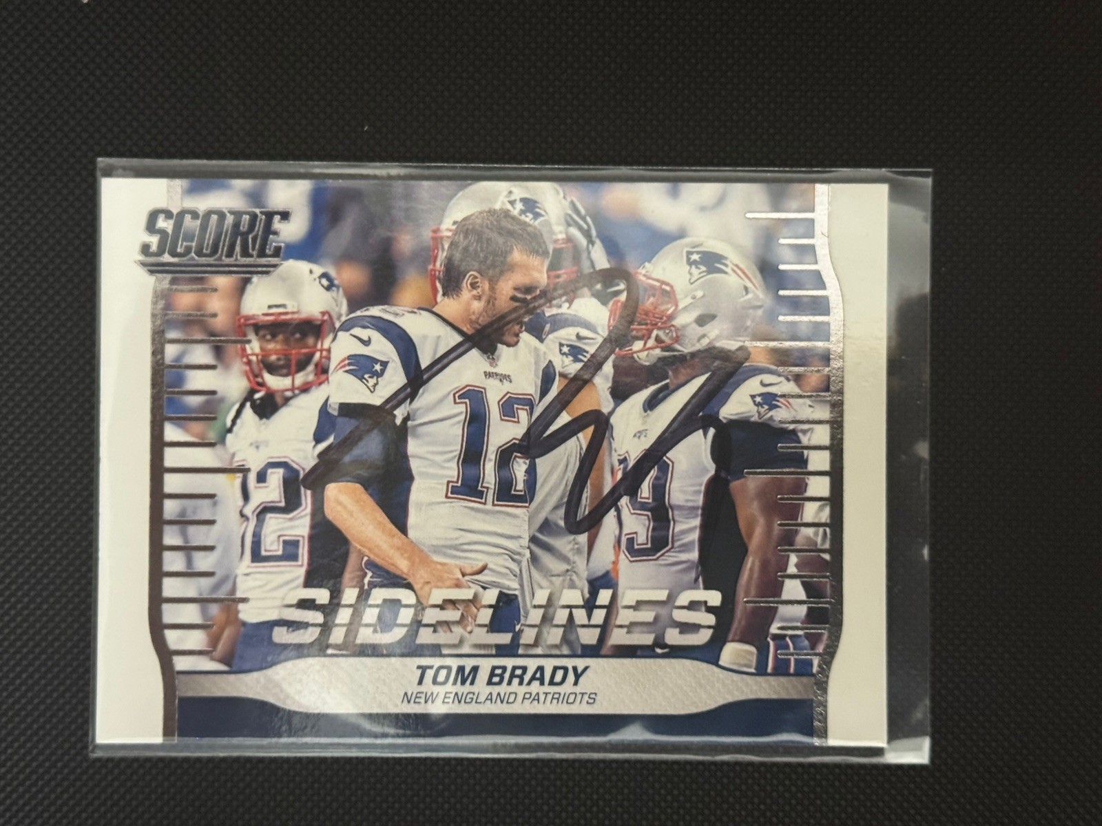 Tom Brady  Autograph 2016 Panini Score Sidelines Insert #2 Patriots Auto 