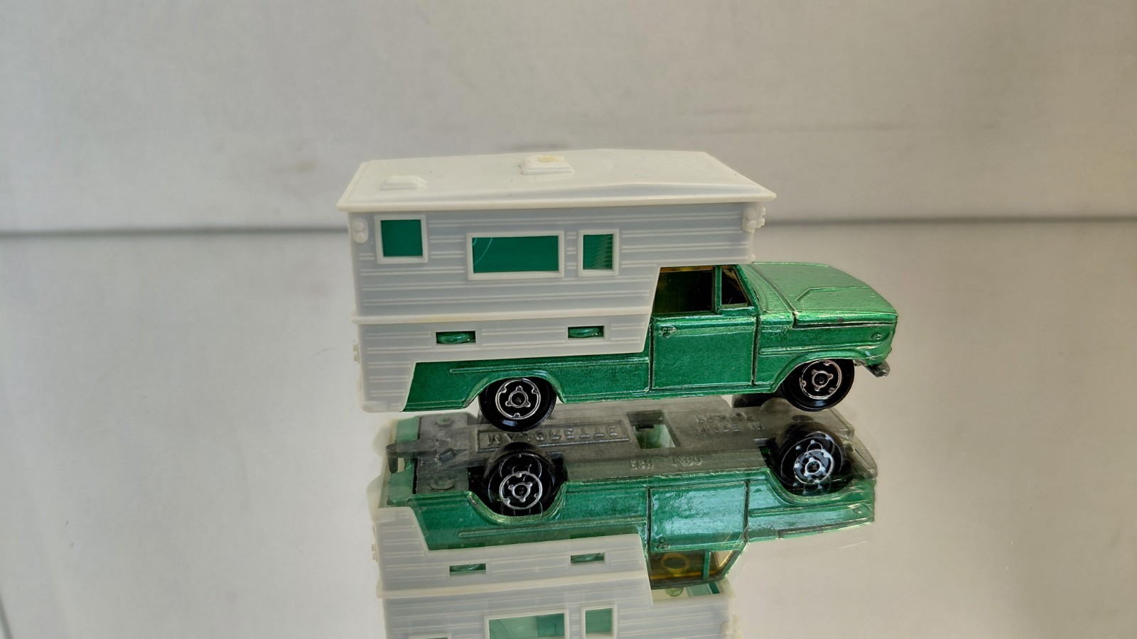 Foto 11 van Majorette 29 Dodge Camping Car Camper Metallic Green Excellent