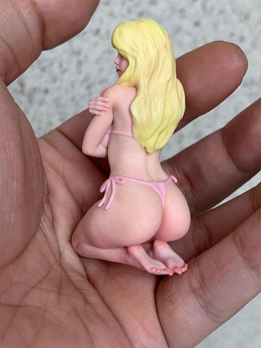 1:18 Yellow Hair Girl Miniature Figurine Resin Diorama Doll Toy Anime Scene Prop - Picture 5 of 8