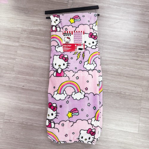 Hello Kitty Stormy Rainbows Plüsch Überwurf Decke 50” x 70” (NEU MIT ETIKETT) - Bild 1 von 2