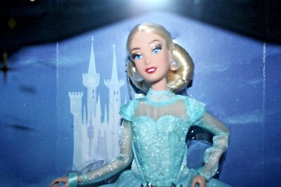 Disney Designer Collection Cinderella Limited Edition Doll-New in