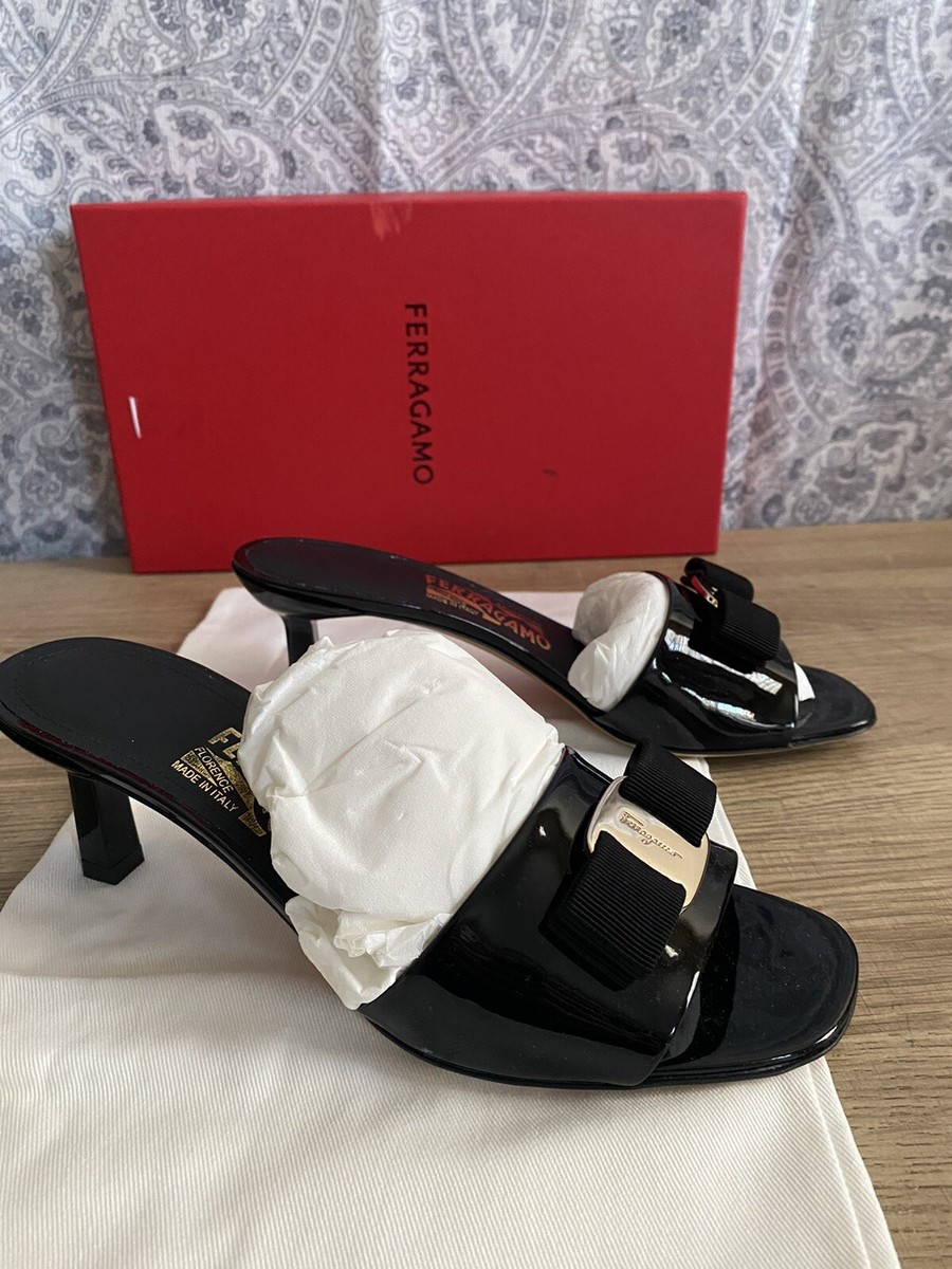 New Salvatore Ferragamo Women's Glo Sandals 55 Shoes Size 7 Black