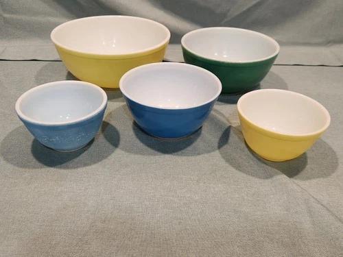 Vintage Pyrex Nesting Bowl Set Primary Colors 5 Bowls, blue, green, yellow