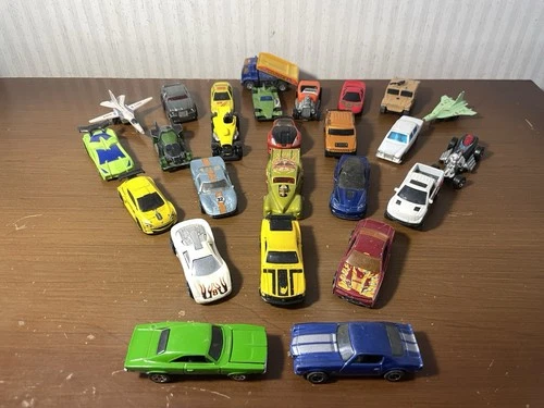 Vintage Lot Of 22 Hot Wheels / Matchbox Diecast Cars & 2 Planes - In Description