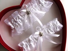 NEW  Sexy Bridal Wedding Garters WHITE Prom GetTheGoodStuff Skull CrossBones