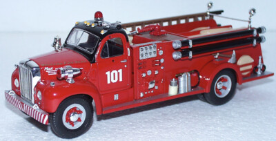 1960 Mack B-61 Fire Truck ''Chicago'' 1/34 Fertigmodell