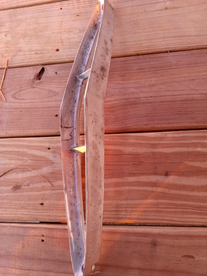 1967 - 1968 CADILLAC  DeVILLE  FLEETWOOD  OEM  TAIL LIGHT BEZEL ORIGINAL  - Image 3 of 4