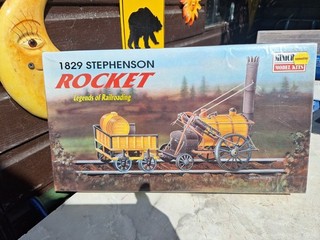 MINICRAFT 1.26 SCALE STEPHENSONS ROCKET TRAIN MODEL KIT SEALED
