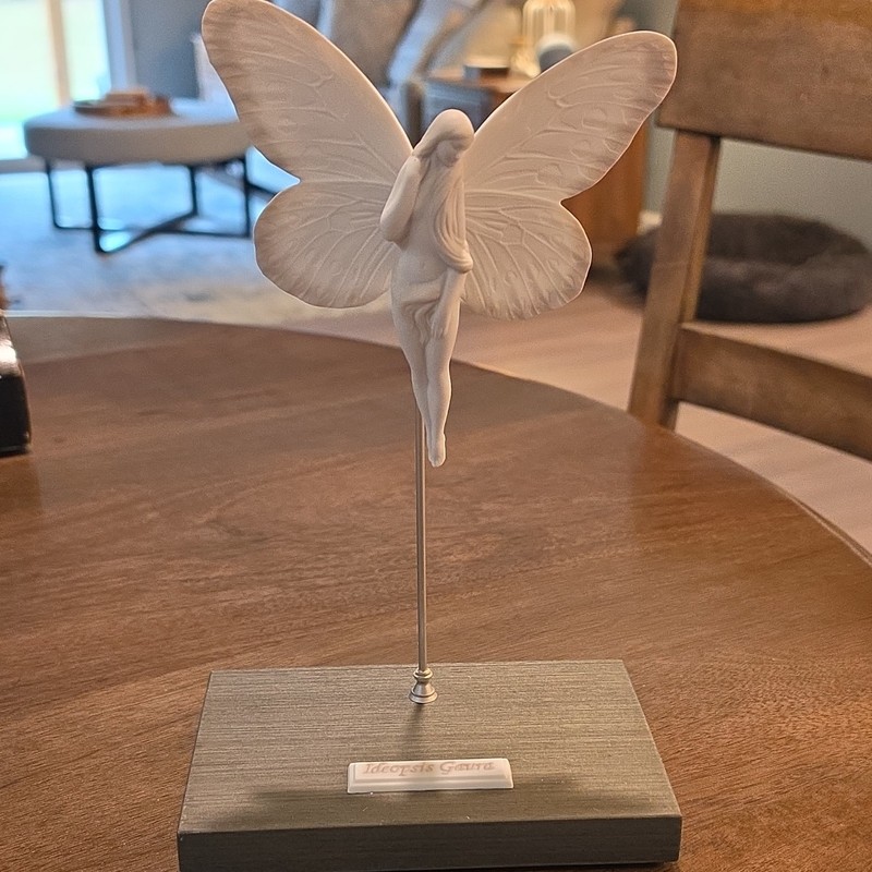 Lladró Ideopsis Gaura Fantasy Fairy Figurine with Wings on Metal Stand and Base