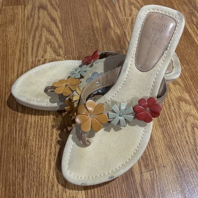 No Boundaries Daisy Sandals Womens 8 Thong 2.5'' Heels Brown Leather Flower Y2K