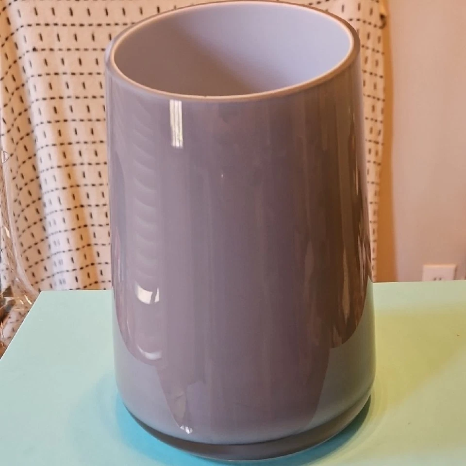 Jarrón moderno de cerámica y vidrio gris inclinado Foto 4 de 4