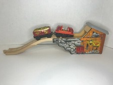 Thomas and Friends Wooden Railway Quarry Mine w/ Gold Sifting Car and Gold Car