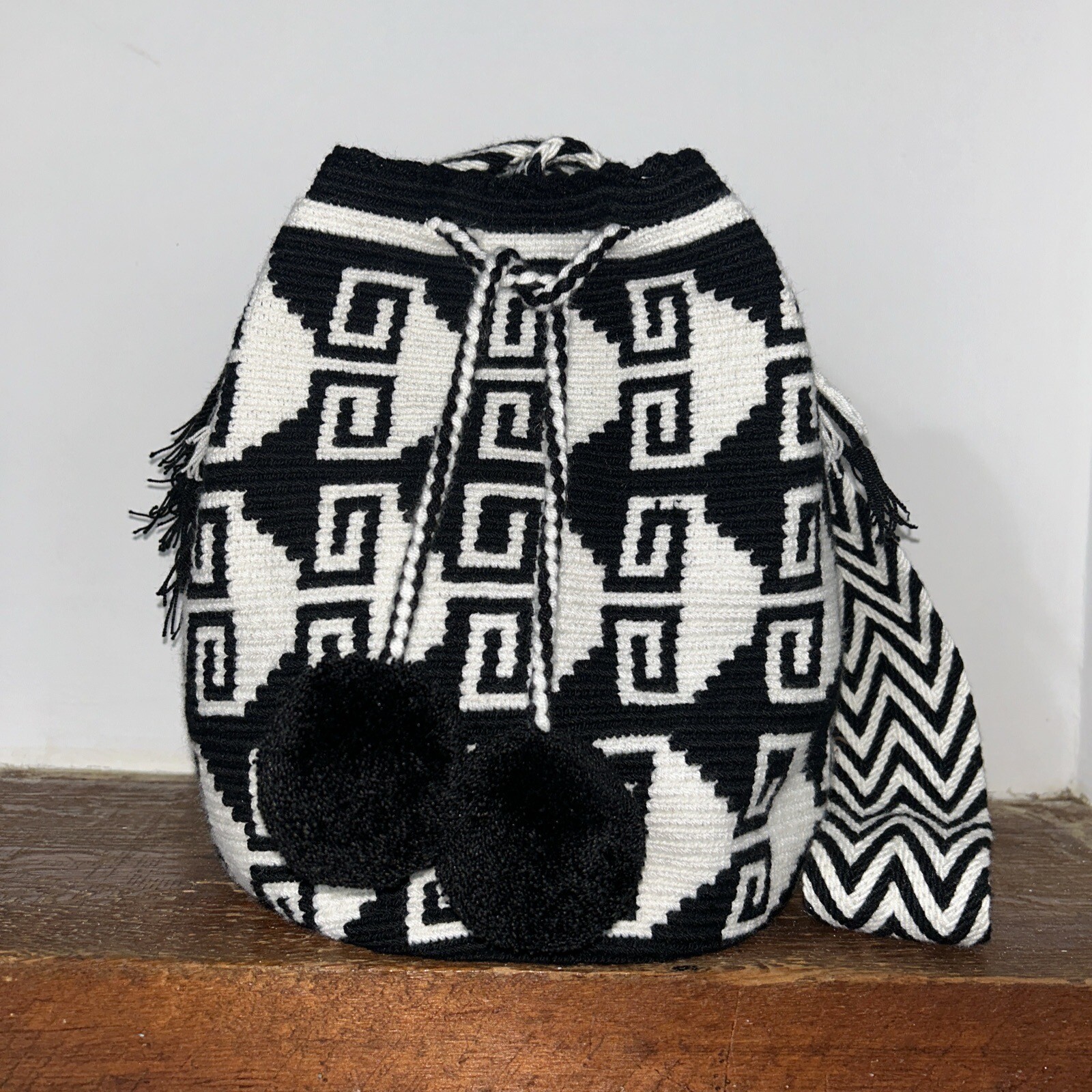 Authentic 100percent Wayuu Mochila Colombian Bag Large Size Black & White Rare image 3