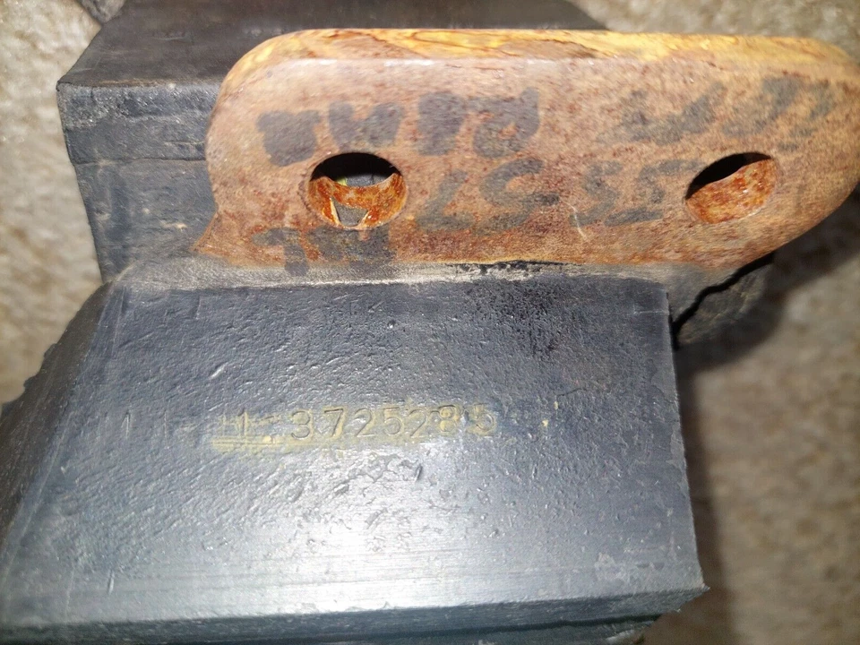 Chevrolet 1955-1964 con AT, Impala BelAir Biscayne: par de montaje de motor trasero nuevo en stock Foto 4 de 4