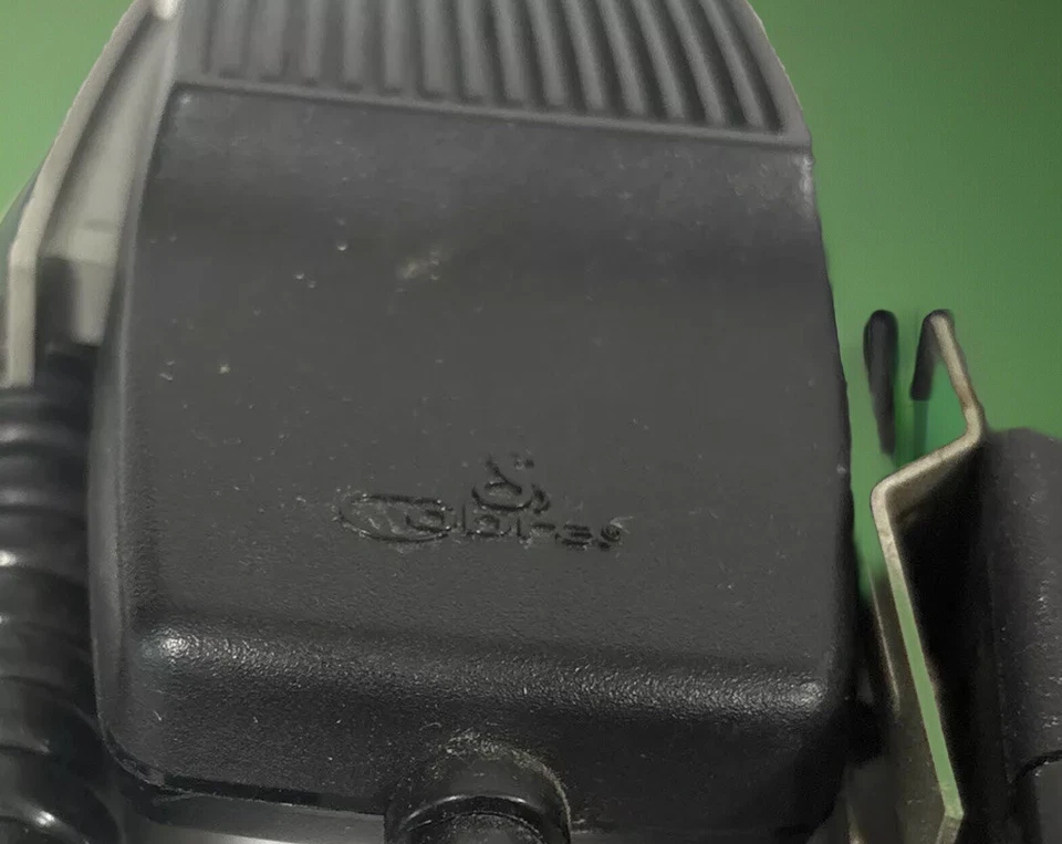 Cobra 10 Plus CB Channel Radio With Microphone Road Trucker Untested Sold AS IS - Image 3 of 4