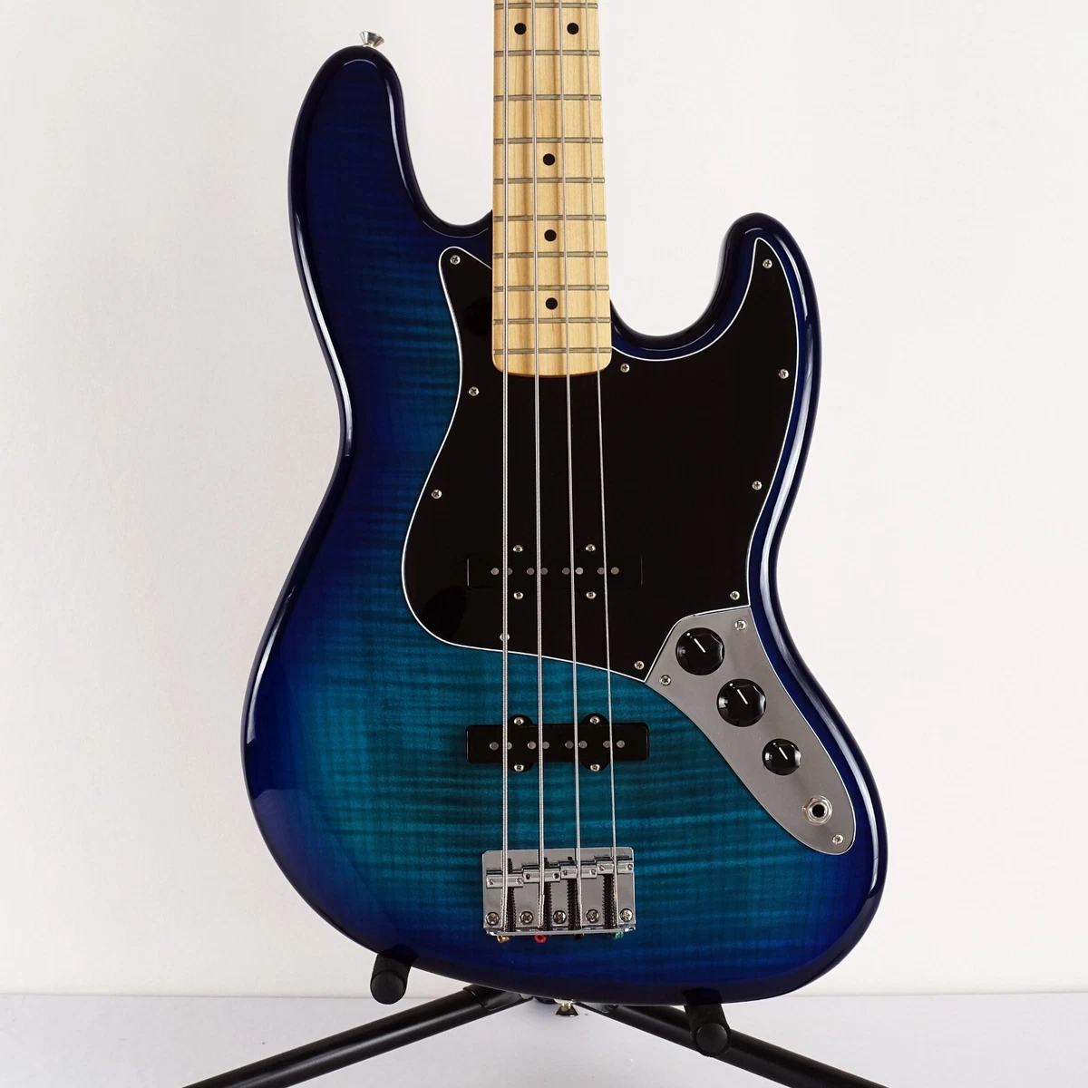 Fender player jazz sale bass blue burst