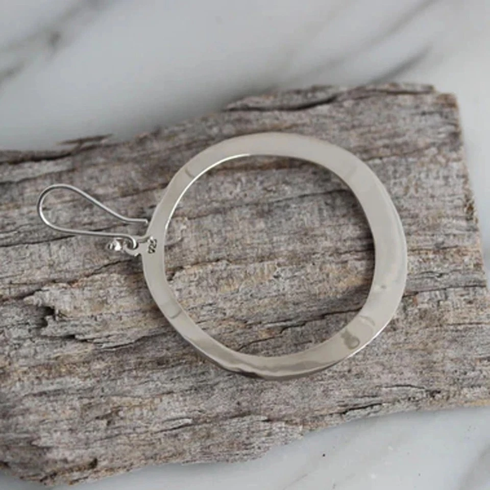 Brincos de argola de prata esterlina 925 feitos à mão com gota martelada pendurados joia presente - Imagem 4 de 4