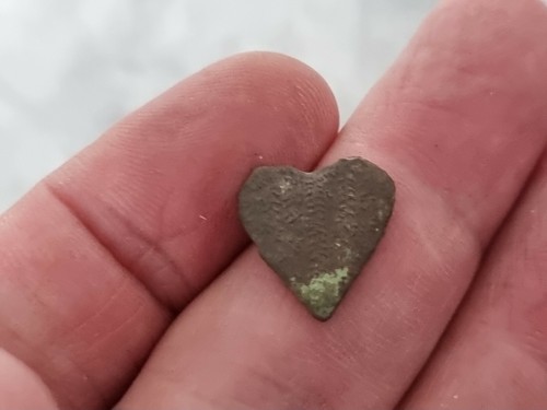 Post Medieval copper alloy heart artefact lovely! Please read description LD131e