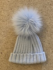 Czapka bobble dla niemowląt - 2-3 lata - niebieska ze sztucznym futrem bobble - doskonały stan