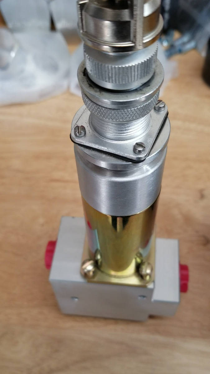 ハイドロ スクエア ADEL ローライダー ハイドロ ADEL スクエア