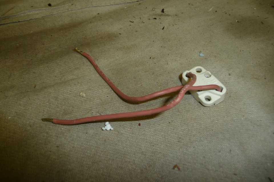 Projektorlampe Keramik Glühbirne Halter für Cine Projektoren G6.35 2 Pin 240V - - Bild 3 von 3