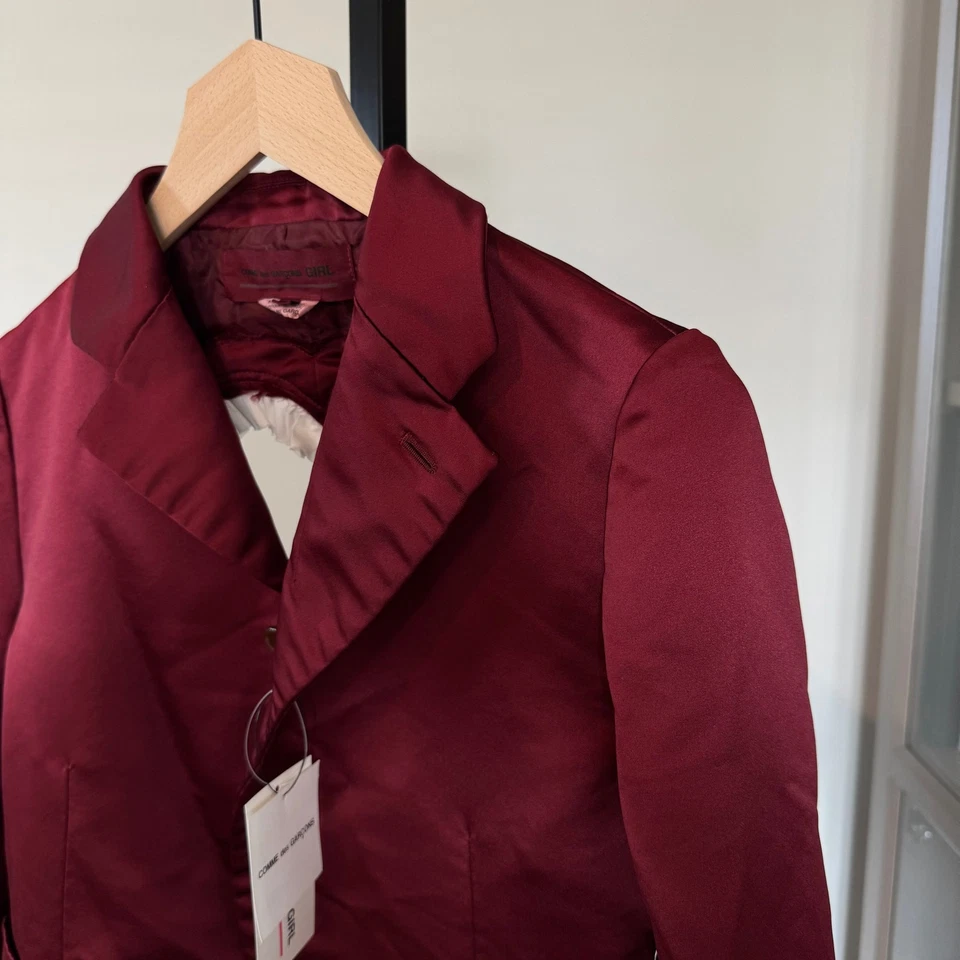 Comme Des Garcons 女孩裙子夹克套装缎面心形镂空荷叶边 2 件 — 第 3/4 张图片