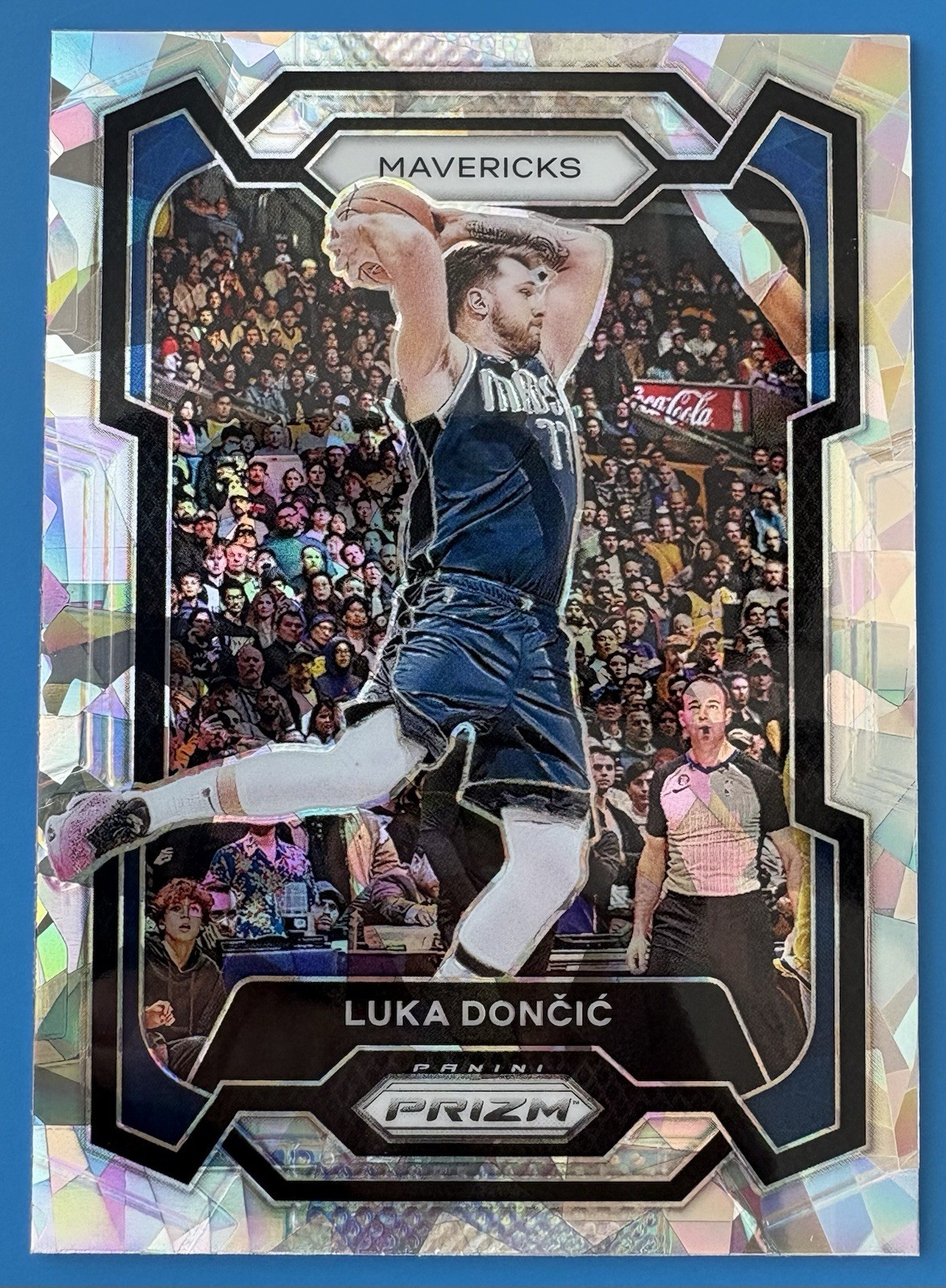 2023-24 Panini Prizm Silver Cracked Ice Luka Doncic #110 Mavericks/Lakers