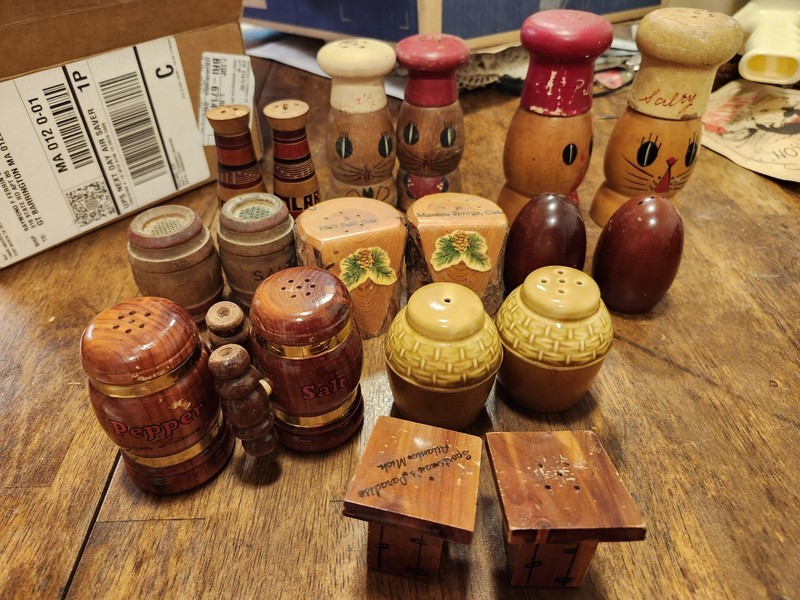 Vintage wood salt & pepper shakers lot of 8 sets