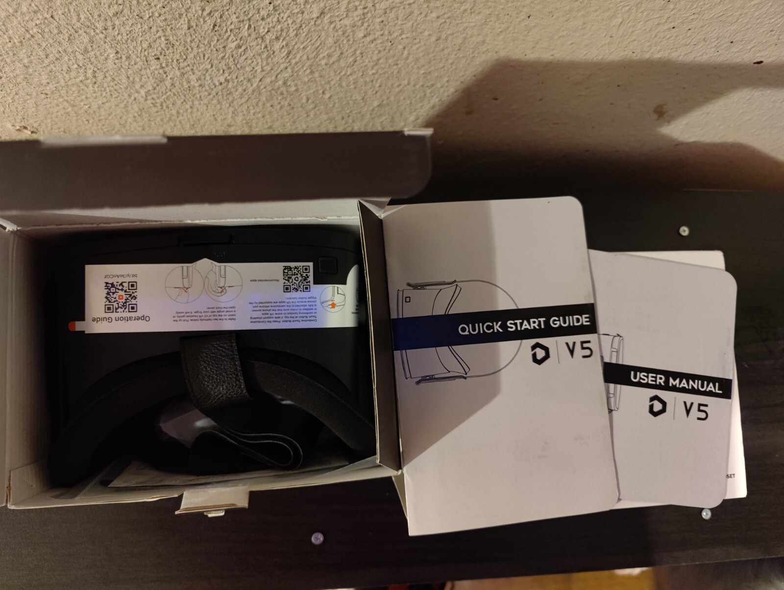 DESTEK V5 VR Headset with Wireless Bluetooth Controller for Immersive Gaming-image