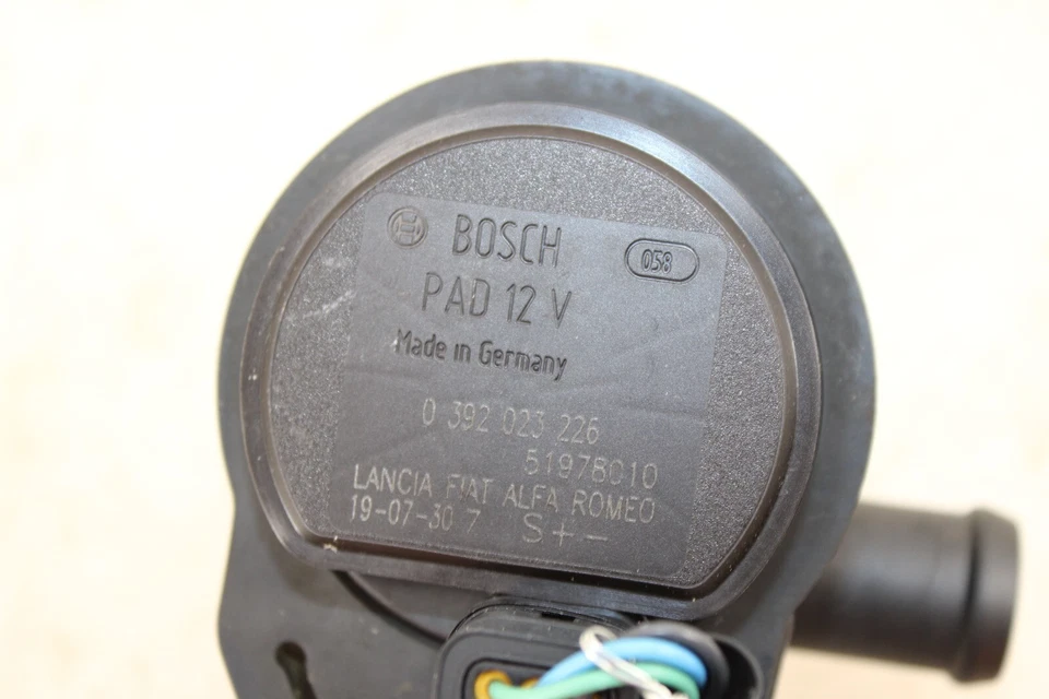 2017-2020 Fiat 124 Spider Auxiliary Coolant Pump 0392023226 OEM KY64 - Image 2 of 4