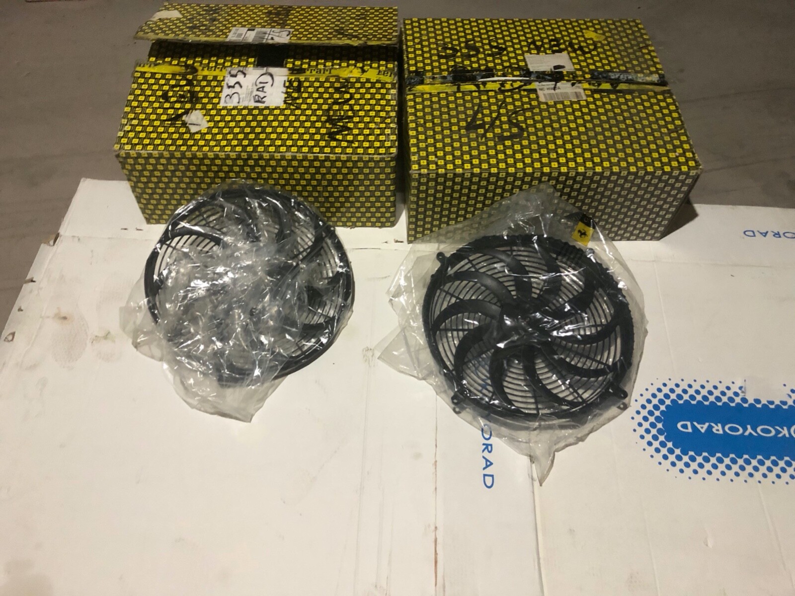 FERRARI F355, RADIATOR COOLING FANS RIGHT/LEFT NEW AND IN BOX P/N 152733/173030
