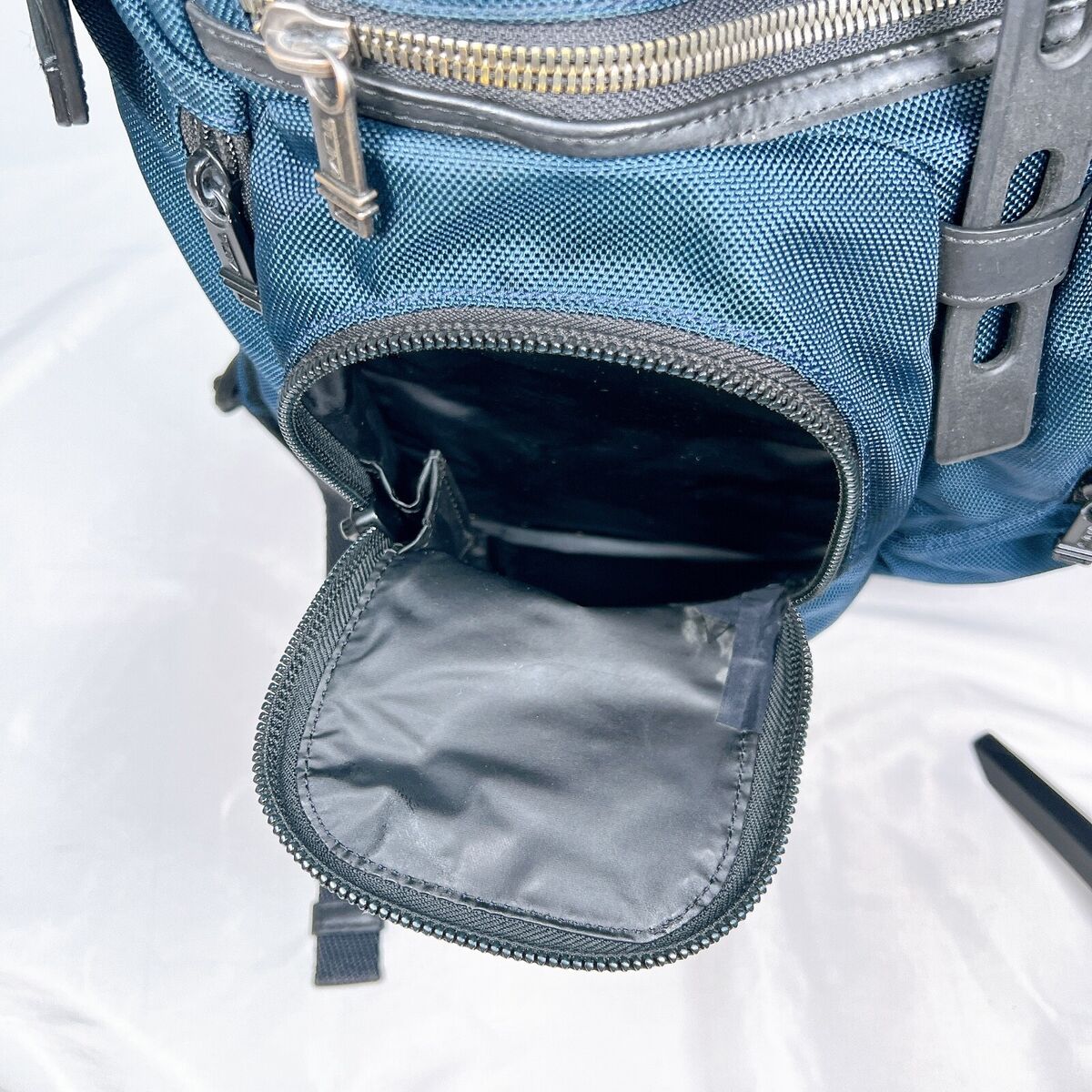 TUMI 232388NVY ALPHA BRAVO LONDON ROLL TOP BACKPACK Navy TUMI 232388NVY ALPHA BRAVO LONDON ROLL TOP BACKPACK Navy