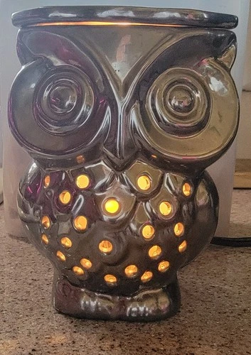 Electric Owl Wax Warmer / Fragrance Oil Diffuser – Silver Ceramic with Light
