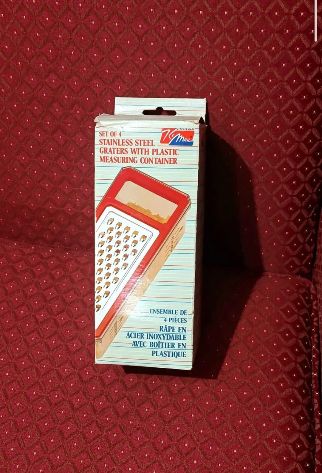 KiMee Set of 4 Stainless Steel Graters and Plastic Measuring Container