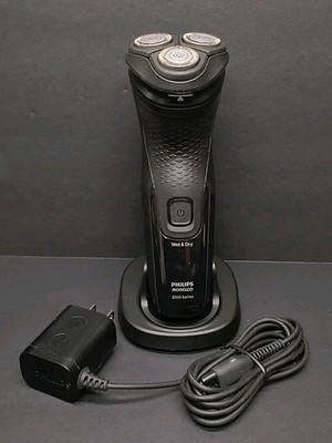 Philips Norelco Wet  Dry Mens Rechargeable Shaver 2400 X3001/90
